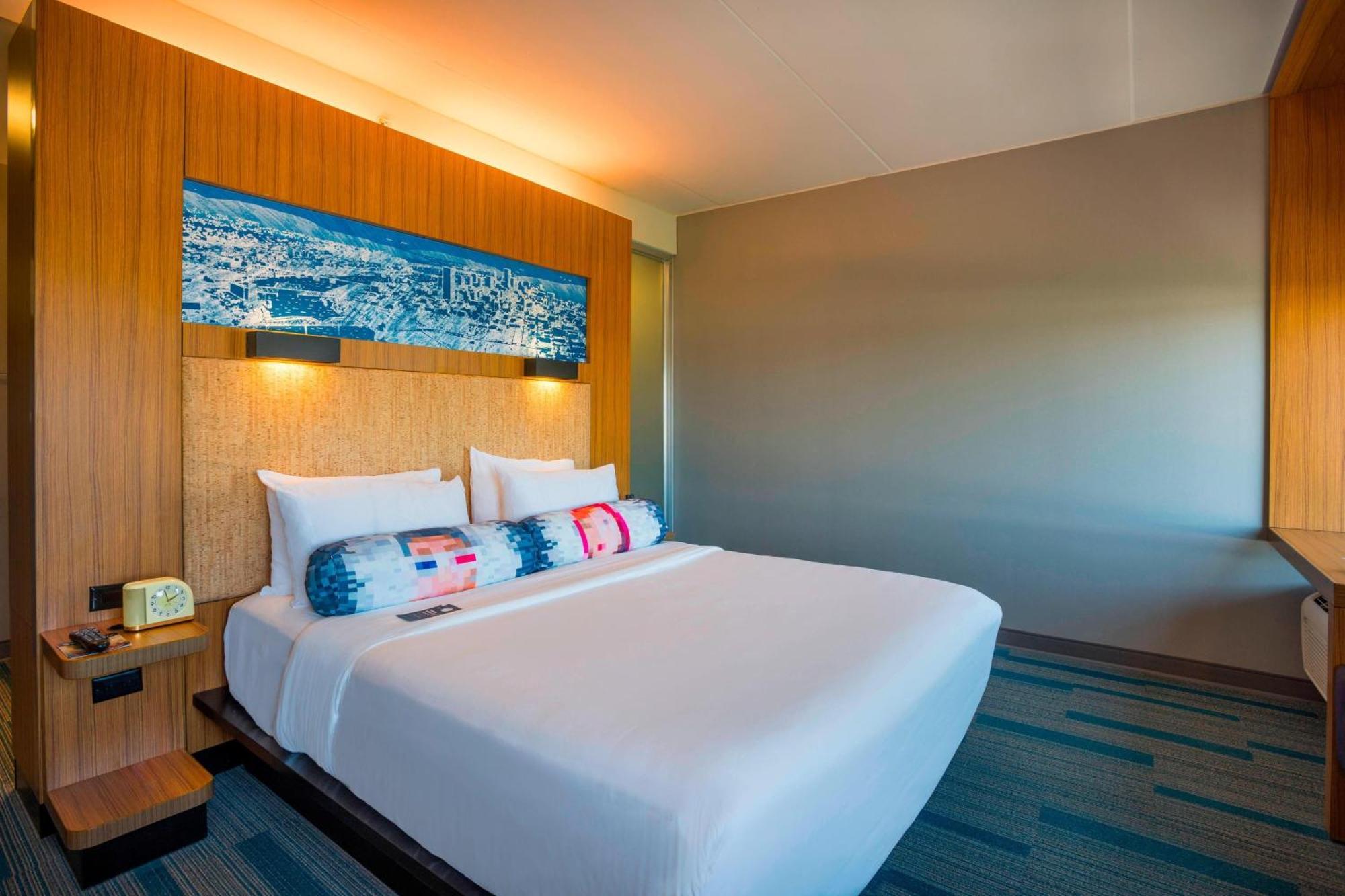 Hotel Aloft Airport At Cascade Station