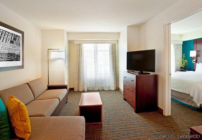 Hotel Aloft Airport At Cascade Station 3*