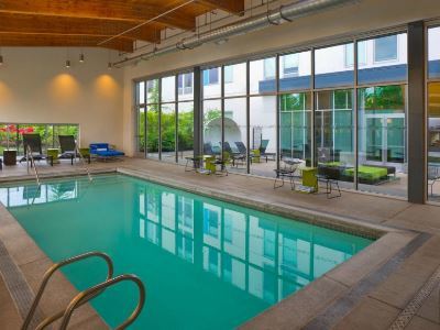 Aloft Airport At Cascade Station 3*