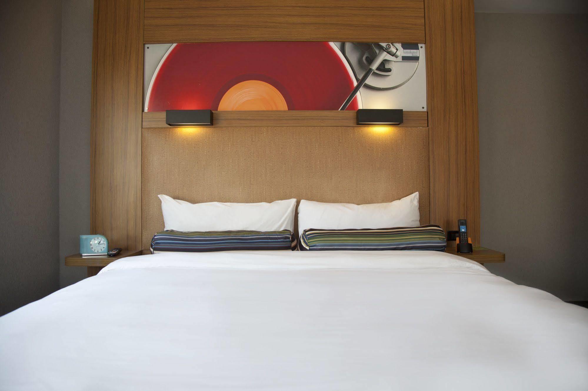 Aloft Airport At Cascade Station 3*