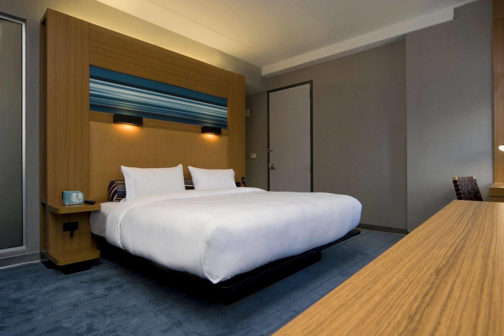 Hotel Aloft Airport At Cascade Station